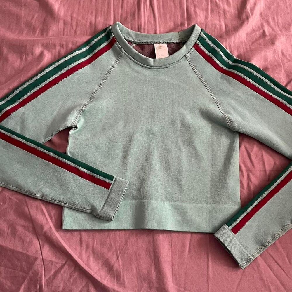 Fabletics Aisley Seamless Long-Sleeve Cropped Top